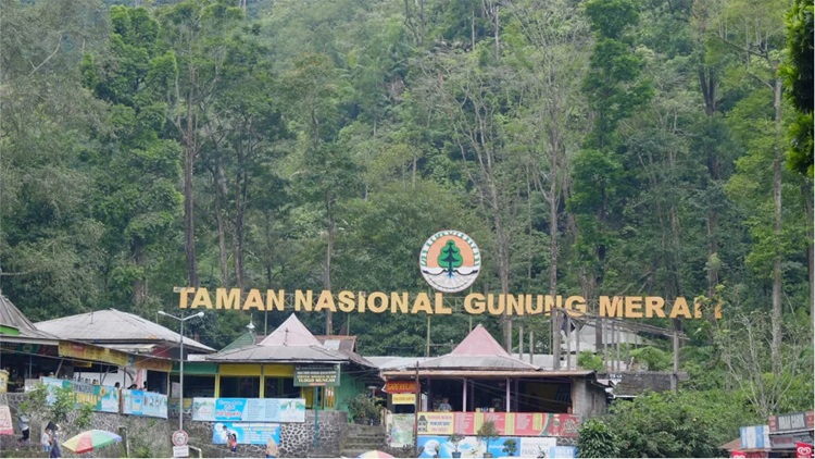 Air terjun tlogo muncar merapi, Sumber: nagantour.com
