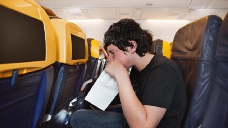 Mabuk perjalanan di pesawat, Sumber : kompasiana.com