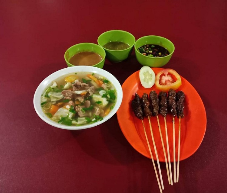 Sop dan sate rusa, Sumber : brisik.id