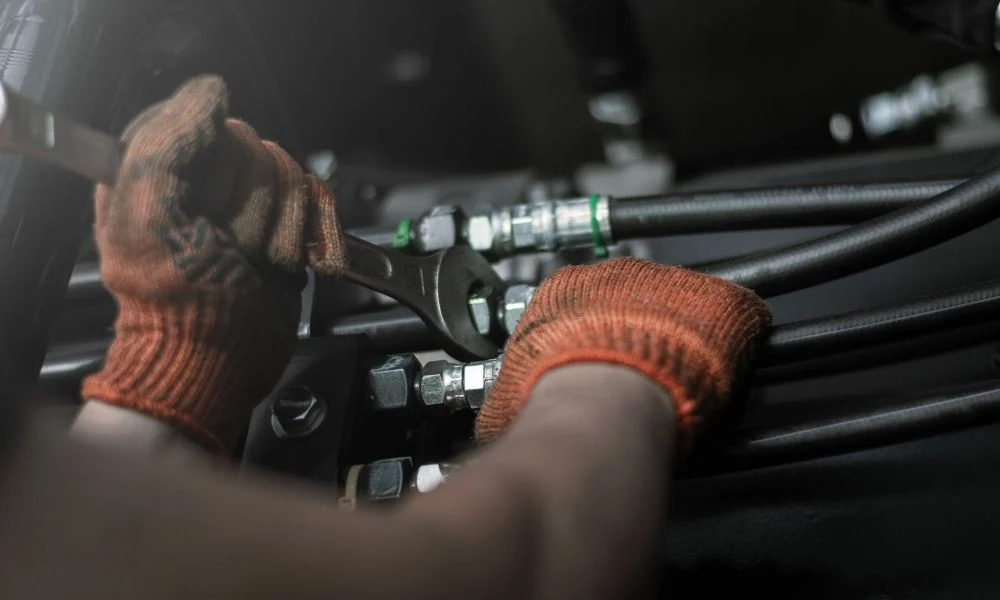 Perawatan selang hidrolik pada mobil. Sumber Hoseshop