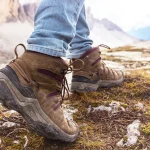 Sepatu hiking atau trekking, Sumber: skyhookadventure.com